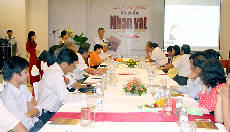 Chủ tịch UBND tỉnh Đinh Quốc Thái phát biểu tại lễ ra mắt ấn phẩm Nhân vật - sự kiện.