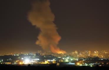 Một vụ không kích Dải Gaza của Israel. (Nguồn: Reuters)