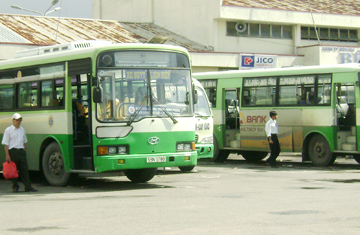 University candidates to get free bus tickets.