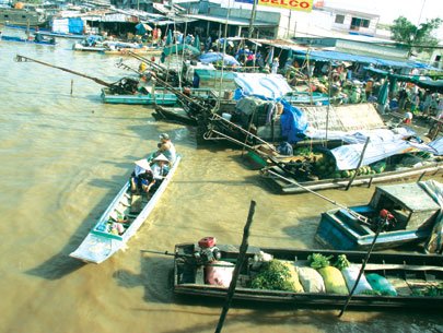 Visiting the waterlogged land of Nam Can