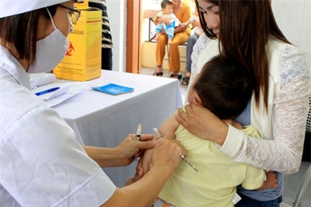 The Ministry of Health has stressed the importance of timely vaccination against Japanese encephalitis to prevent the spread of the disease among children.