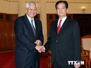 Prime Minister Nguyen Tan Dung receives Philippine Foreign Minister Albert F. del Rosario 