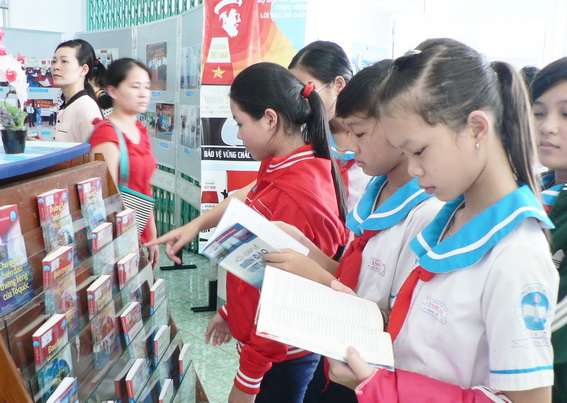 Triển lãm "Đồng Nai với biển đảo quê hương"