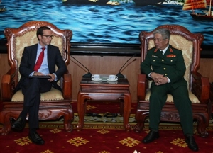Deputy Defence Minister greets US President's emissary