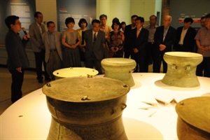 Artefacts of Vietnam's Bronze Age culture on display