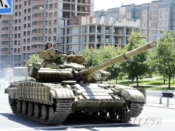 Xe quân sự của lực lượng biểu tình ở thành phố miền đông Donetsk ngày 21/7. (Nguồn: AFP/TTXVN)