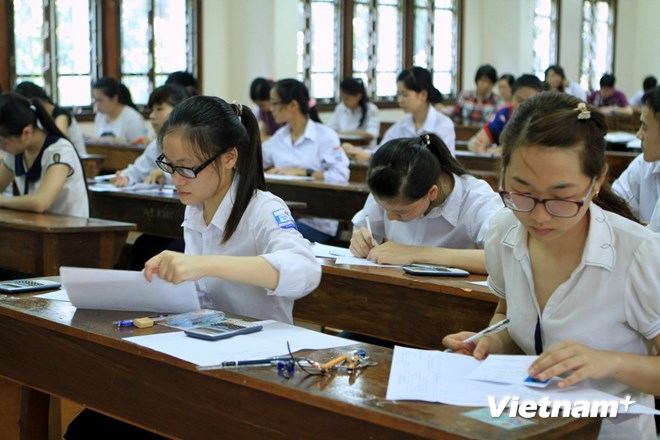 Thí sinh dự thi môn Toán tại Hội đồng thi Đại học Ngoại thương, Hà Nôi. 