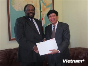 Zimbabwe keen on beefing up economic, trade ties with Vietnam