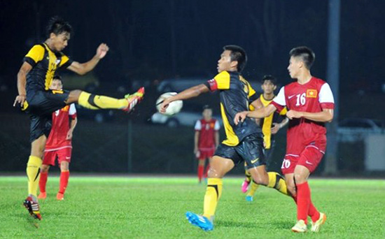 Chơi chặt chẽ và biết cách tận dụng tốt các cơ hội tạo được, U21 Malaysia đã buộc U19 Việt Nam phải nhận thất bại với tỷ số 0-2 (Ảnh: Zing News)