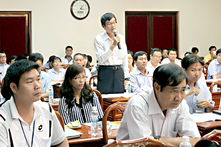 Dong Nai meets riot-affected businesses