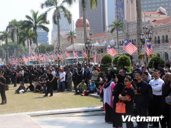 Đây là lần đầu tiên Malaysia tổ chức ngày quốc tang dành cho các nạn nhân dân sự. Theo truyền thống, vinh dự này chỉ giành cho hoàng tộc và lãnh đạo đứng đầu Chính phủ. (Ảnh: AFP)