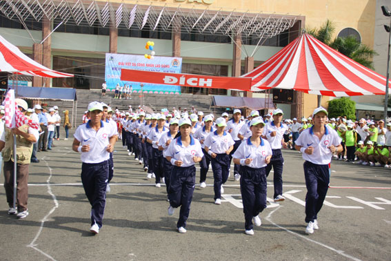 Dong Nai holds Fun Run for workers