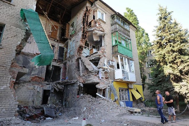 Ukraine: Đạn pháo rơi vào nhà thờ và bệnh viện, gây thương vong