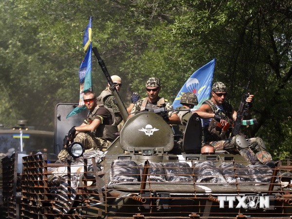 Xe tăng quân đội Ukraine tiến vào thành phố Kramatorsk, miền đông Ukraine ngày 14/8. (Nguồn: AFP/TTXVN)