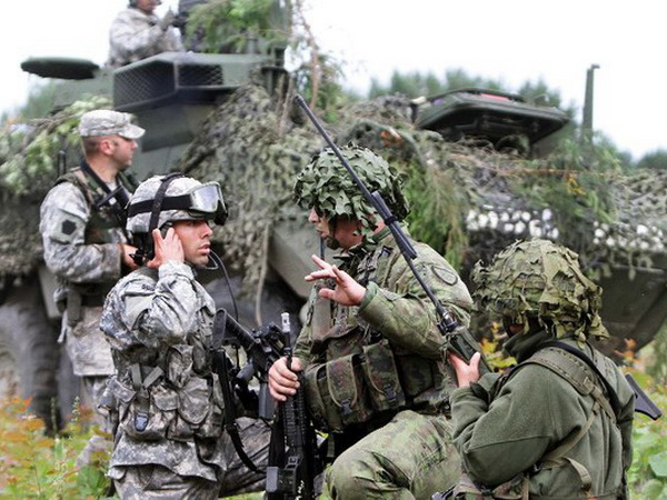 Nga tuyên bố sẽ xem xét hoạt động của NATO ở biên giới