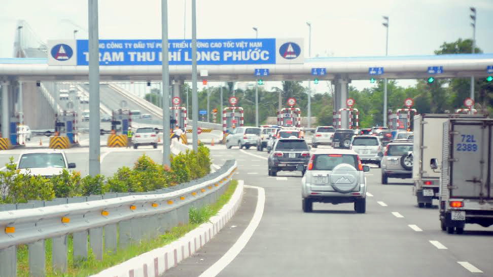 Over 20,000 cars travel on HCM-Long Thanh-Dau Giay highway
