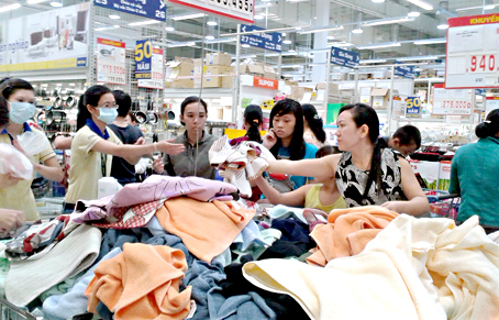 Holiday shoppers boost sales at supermarkets