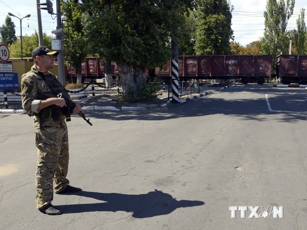 Binh sỹ thuộc lực lượng tuần tra biên giới tại thành phố Mariupol, đông nam Ukraine. (Nguồn: AFP/TTXVN)