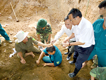Excavation begins at mass grave in Long Khanh