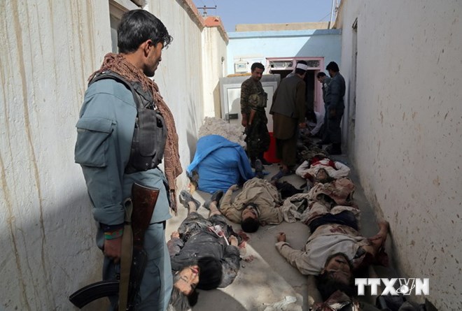 Xác phiến quân bị tiêu diệt trong một cuộc đọ súng. (Nguồn: AFP/TTXVN)