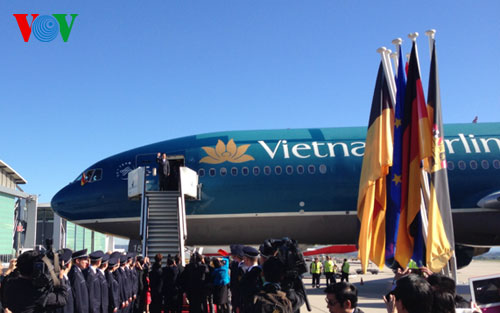 PM Dung begins official visit to Germany