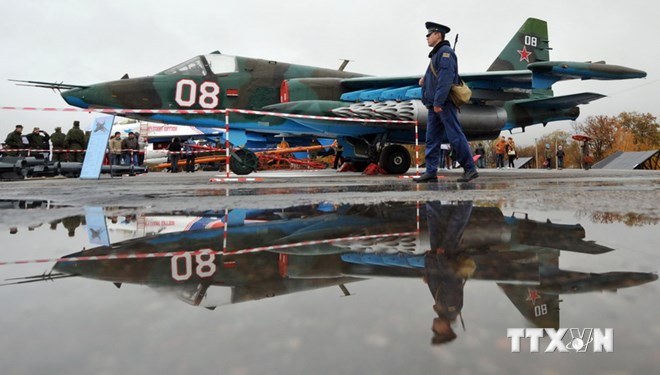 Máy bay Sukhoi Su-25 của Nga được trưng bày tại triển lãm ở căn cứ không quân Nga tại Kant, ngoại ô cách thủ đô Bishkek (Kyrgyztan) 20km. (Nguồn: AFP/TTXVN)