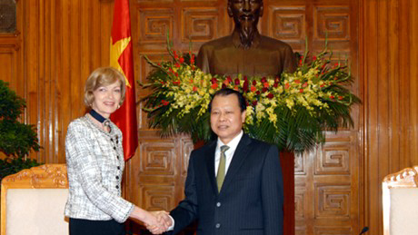 Deputy PM Ninh receives London Lord Mayor
