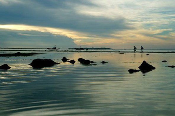 The romantic setting on a beach on Lon Island 