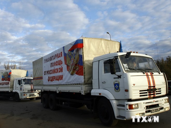 Đoàn xe chở hàng viện trợ thứ tư của Nga tới Ukraine. (Nguồn: AFP/TTXVN)