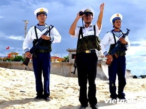 Vietnamese soldiers on Truong Sa archipelago.