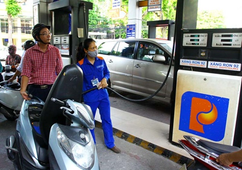 Petrolimex cuts petrol prices again