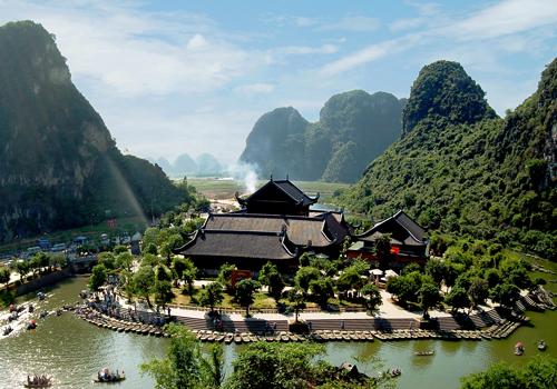 Peaceful autumn at the Trang An World Natural Heritage site