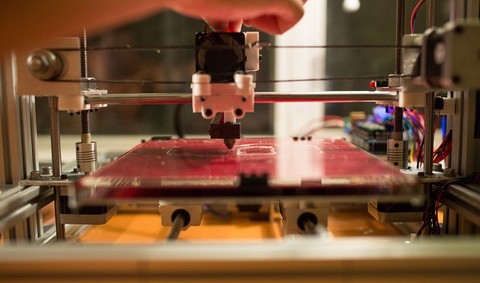 Vietnamese engineer builds low-cost 3D printer
