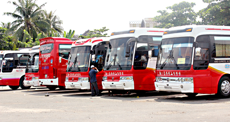 12 transport firms in Dong Nai register to cut fares