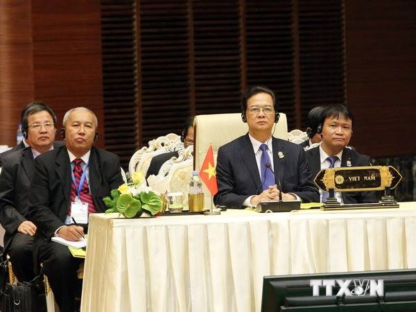 Thủ tướng: Cần có tầm nhìn dài hạn trong phát triển ở Đông Á
