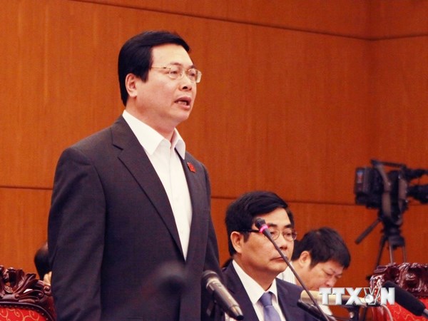 Bộ trưởng Vũ Huy Hoàng nhận được nhiều câu trả lời chất vấn của các đại biểu Quốc hội nhất. (Ảnh: TTXVN)