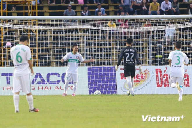 Hoàng Anh Gia Lai nhận thất bại trước đội mới thăng hạng V-League. (Ảnh: Vietnam+)