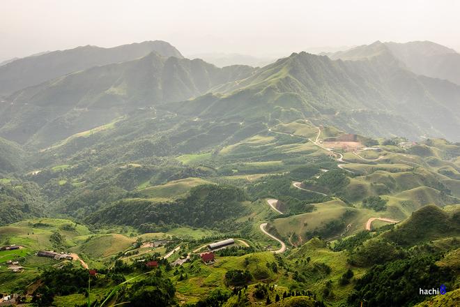 Mysterious houses atop Mau Son Mount