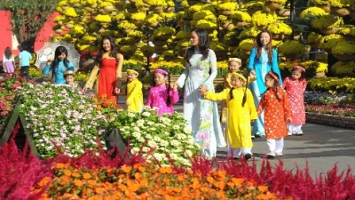 Civil servants enjoy nine days off for Lunar New Year