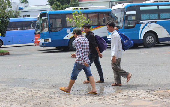 Xe khách Bến xe Biên Hòa không chịu giảm giá vé dù xăng dầu giảm 10 lần.