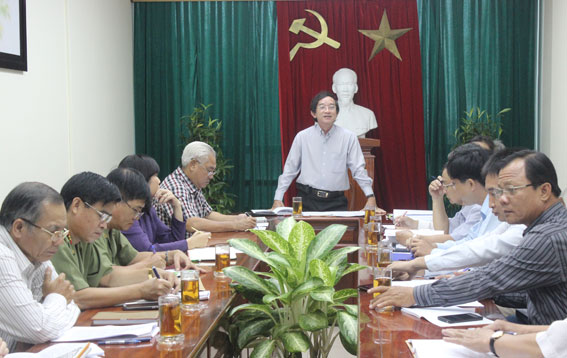 Vice Chairman Nguyen Thanh Tri speaks at the meeting