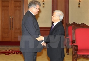 Party chief meets outgoing Russian ambassador