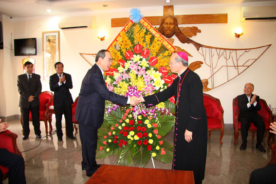VFF President extends Christmas greetings to Dong Nai Catholics