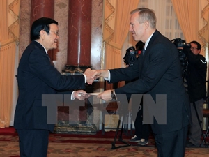 President Truong Tan Sang receives US Ambassador Theodore G. Osius III. 