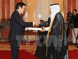 President greets ambassadors of Bangladesh, Greece, Saudi Arabia
