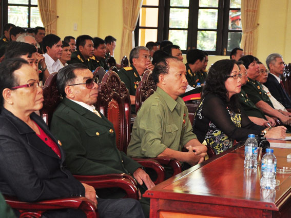 Đại diện gia đình cố Thiếu tướng Phạm Bân tham dự buổi lễ.