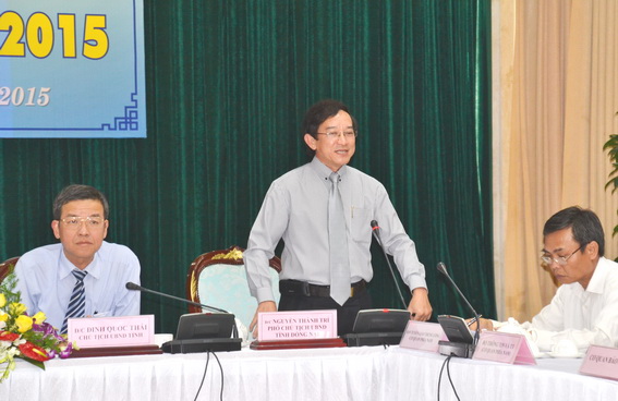 Phó chủ tịch UBND tỉnh Nguyễn Thành Trí điều hành cuộc họp báo