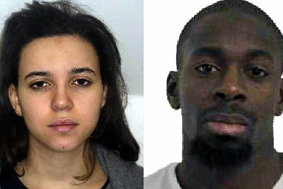 Hayat Boumeddiene (trái) đang bị truy nã. (Nguồn: DM)