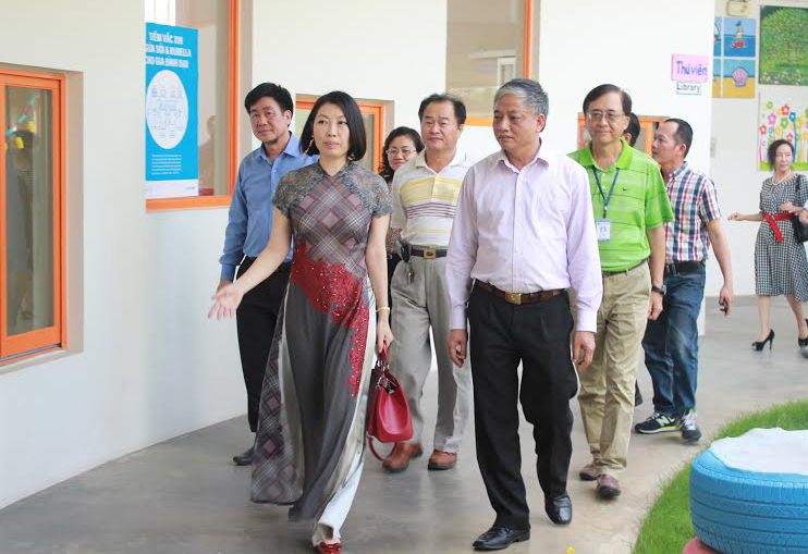 Thứ trưởng Bộ LĐTB-XH thăm trường mầm non Những bông hoa nhỏ