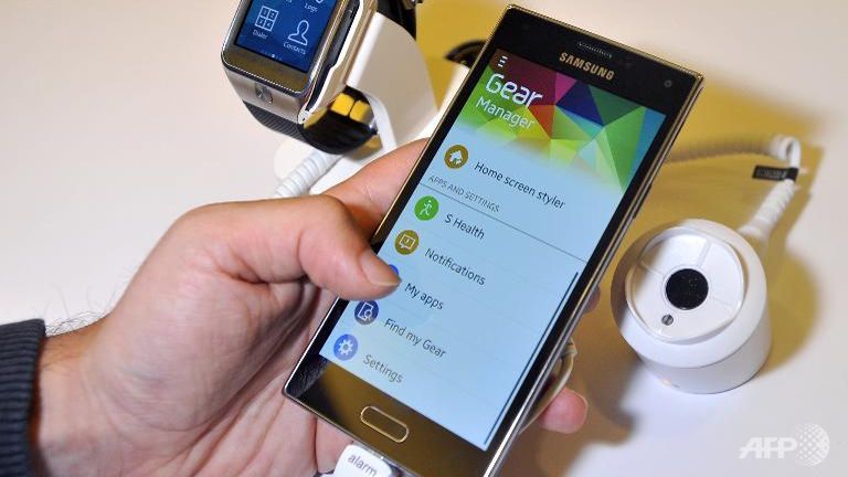 The Samsung Z1, the first to use the company's own Tizen operating system, has been launched in India with a price tag of 5,700 rupees (US$90).